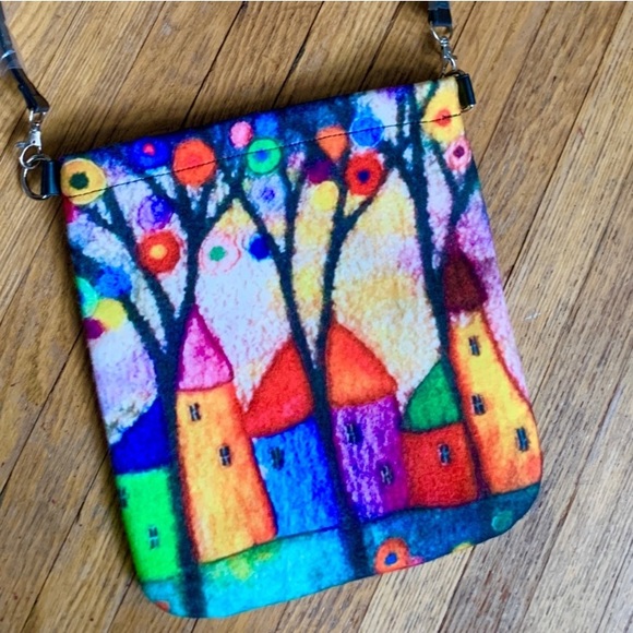 Sweetest! Brand New ‘Little Magic Light Neighbourhood’ Art Gallery Purse ❤️💜⭐️ - Picture 4 of 11